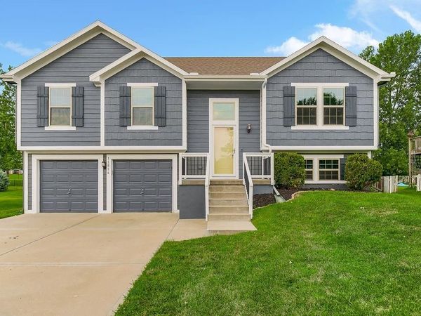 11816 N Belmont Avenue, Kansas City, MO 64156