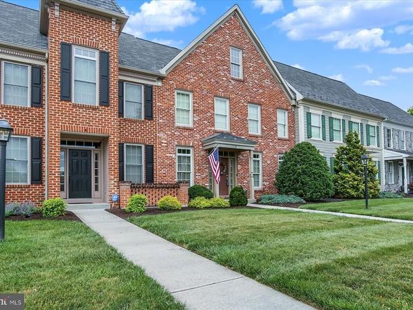 3 JAMESTOWN SQUARE, MECHANICSBURG, PA 17050