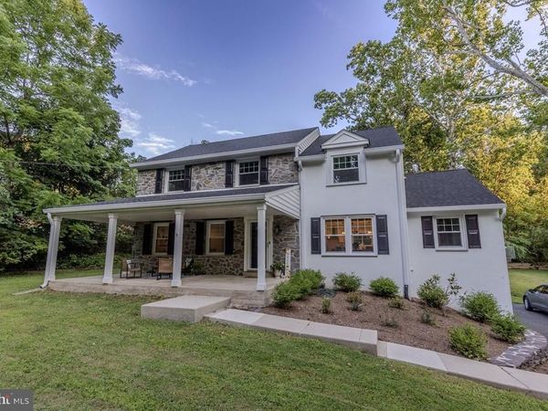 61 CHAPEL HILL ROAD , MEDIA, PA 19063