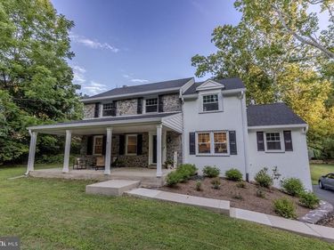 61 CHAPEL HILL ROAD, MEDIA, PA 19063