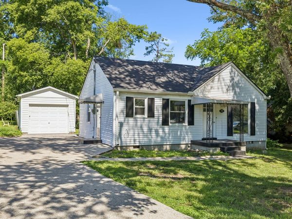 927 Goodbar Dr, Nashville, TN 37217