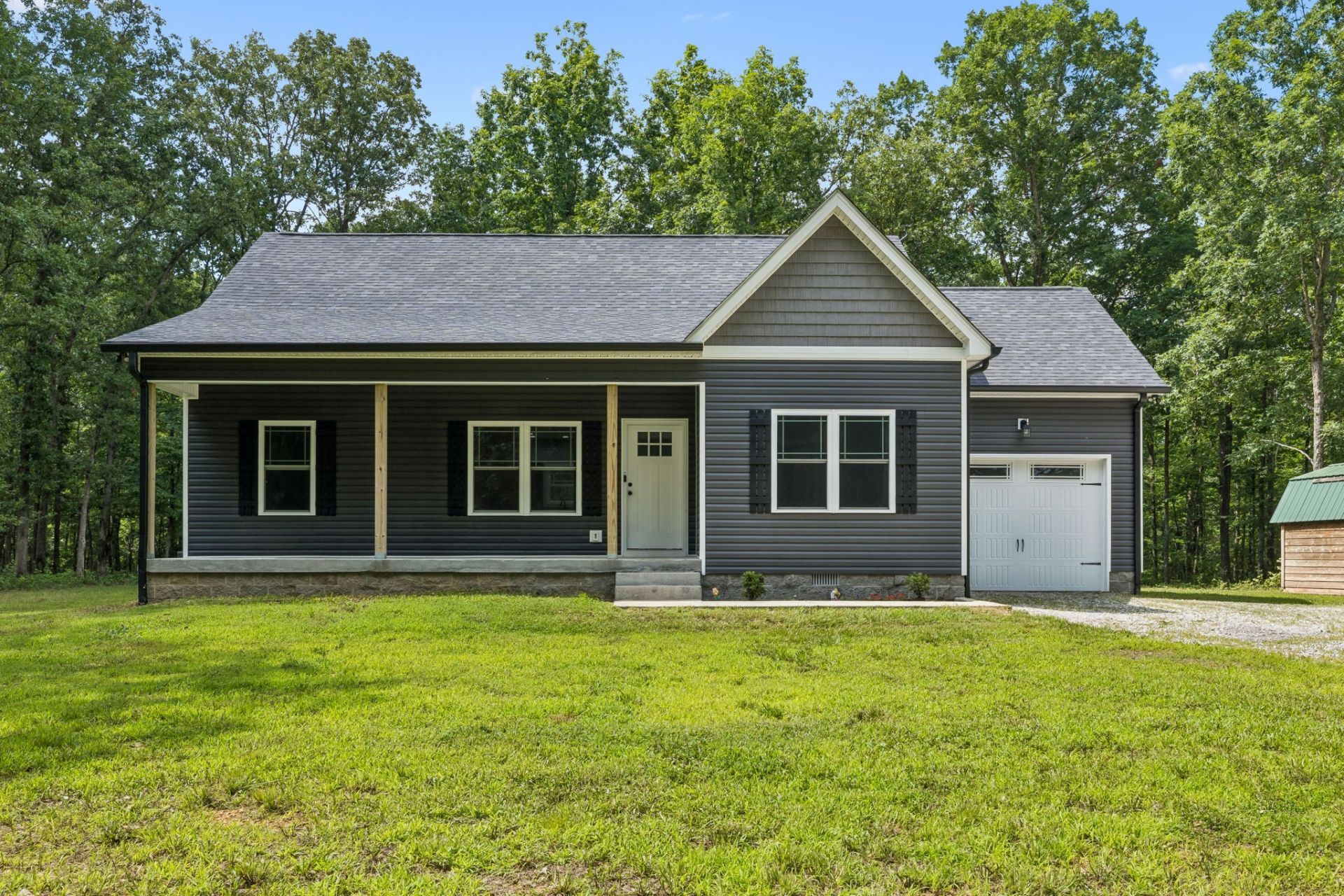 567 Mcelhiney Rd , Dickson, TN 37055 Main Photo