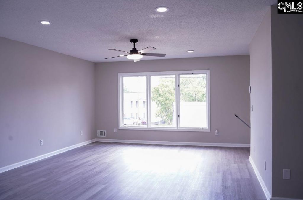 1909 Faraway Drive Photo 10