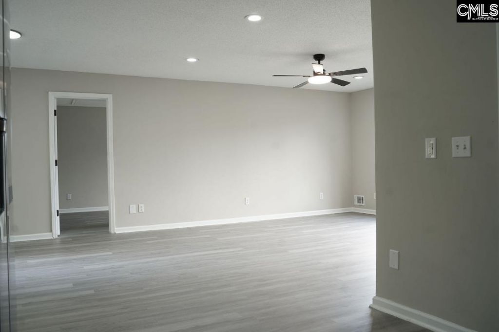 1909 Faraway Drive Photo 14