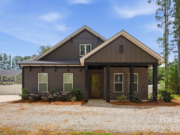 322 Shinnville Road , Mooresville, NC 28115