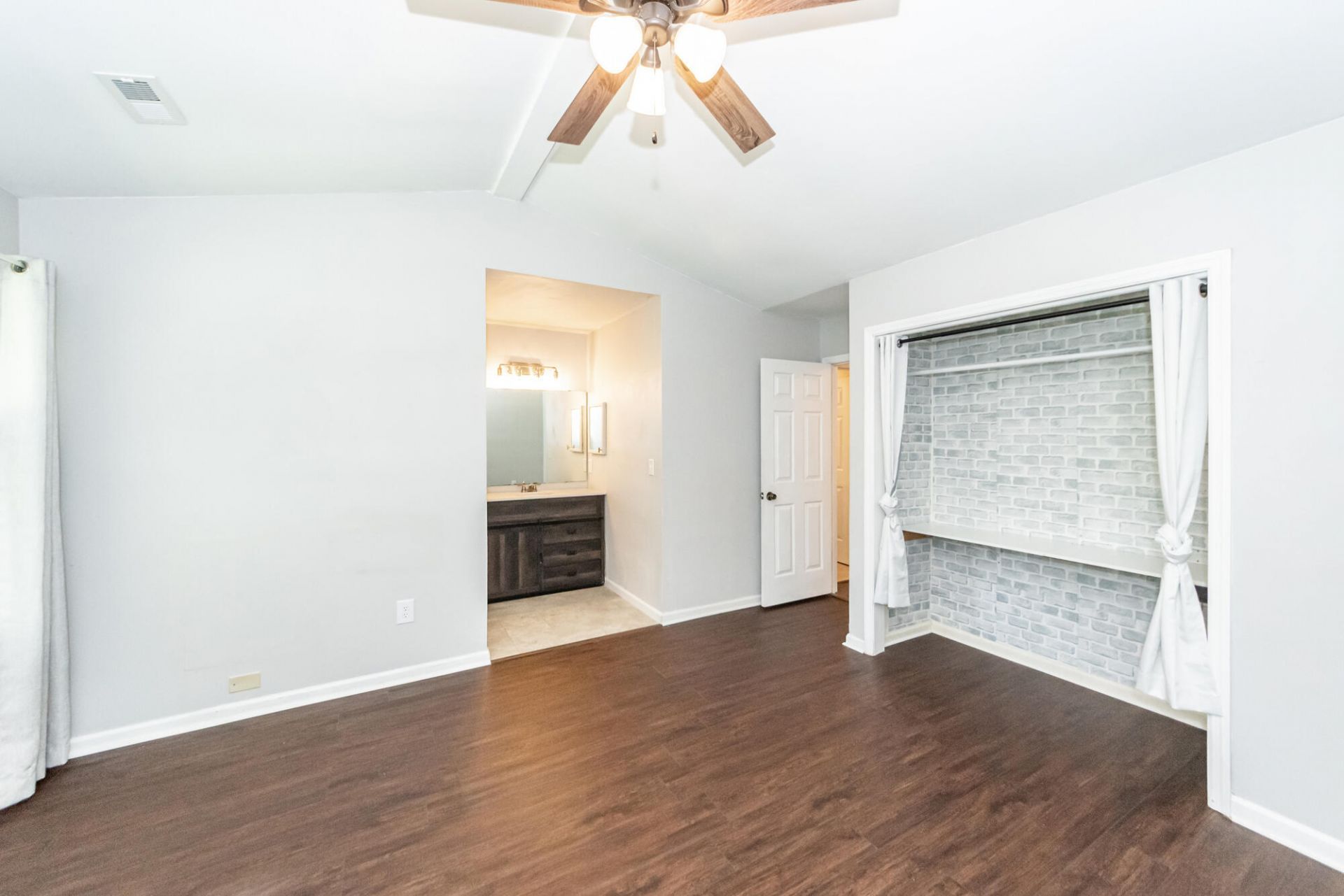 110 Ruston Place Photo 24