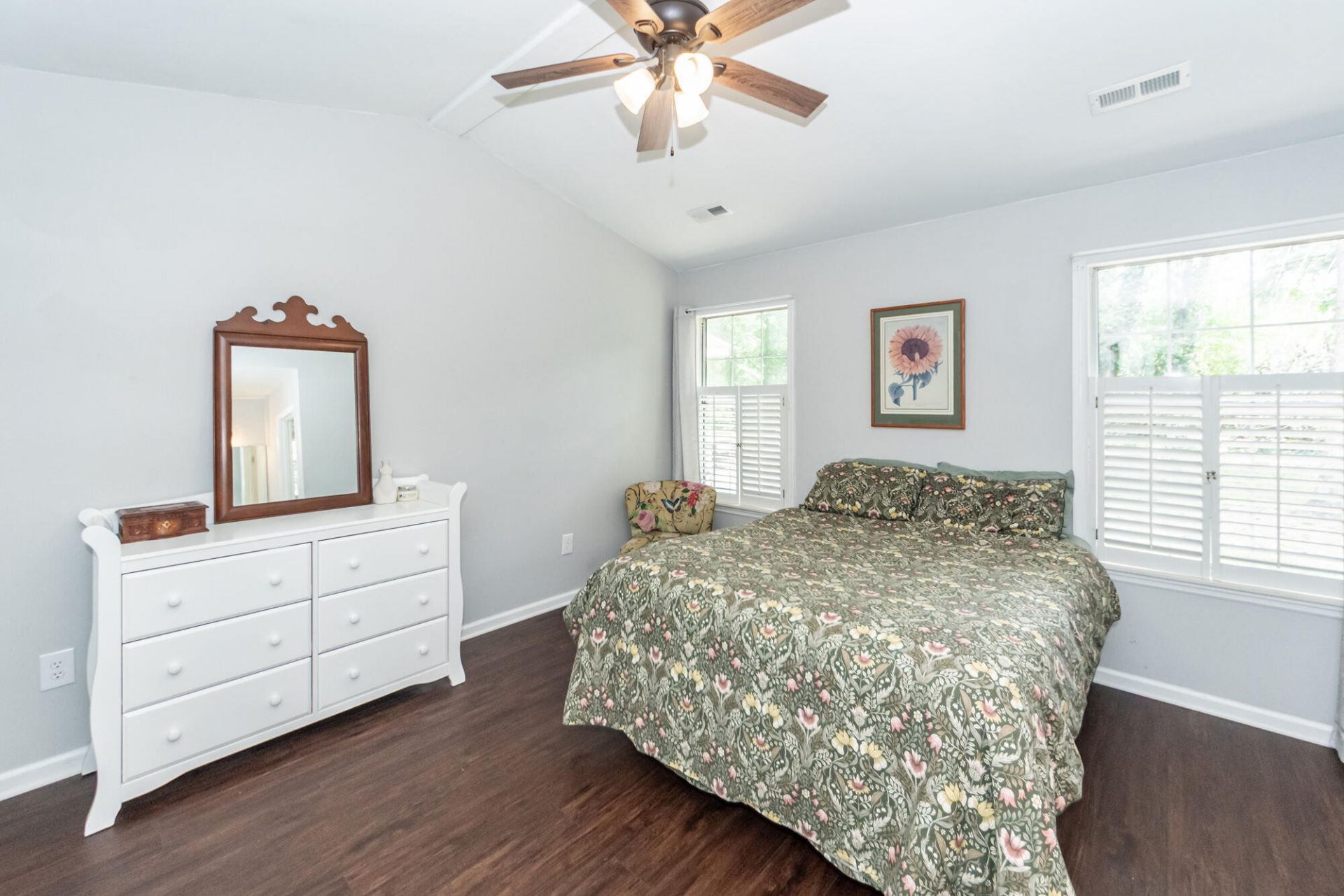 110 Ruston Place Photo 25