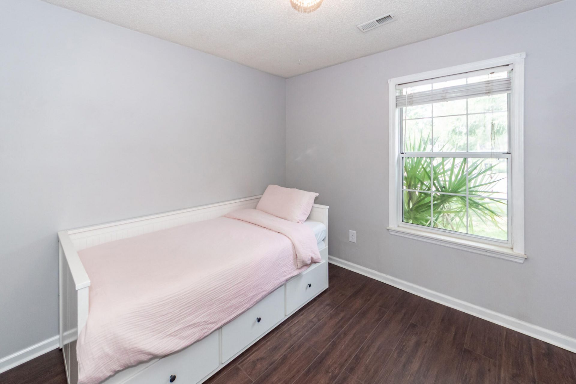 110 Ruston Place Photo 32