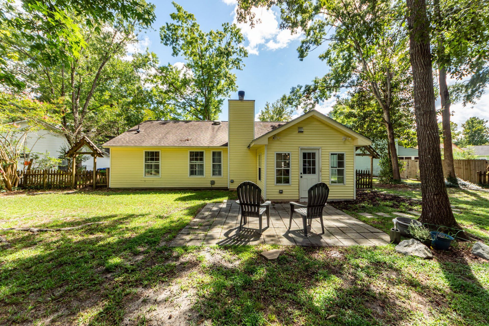 110 Ruston Place Photo 37