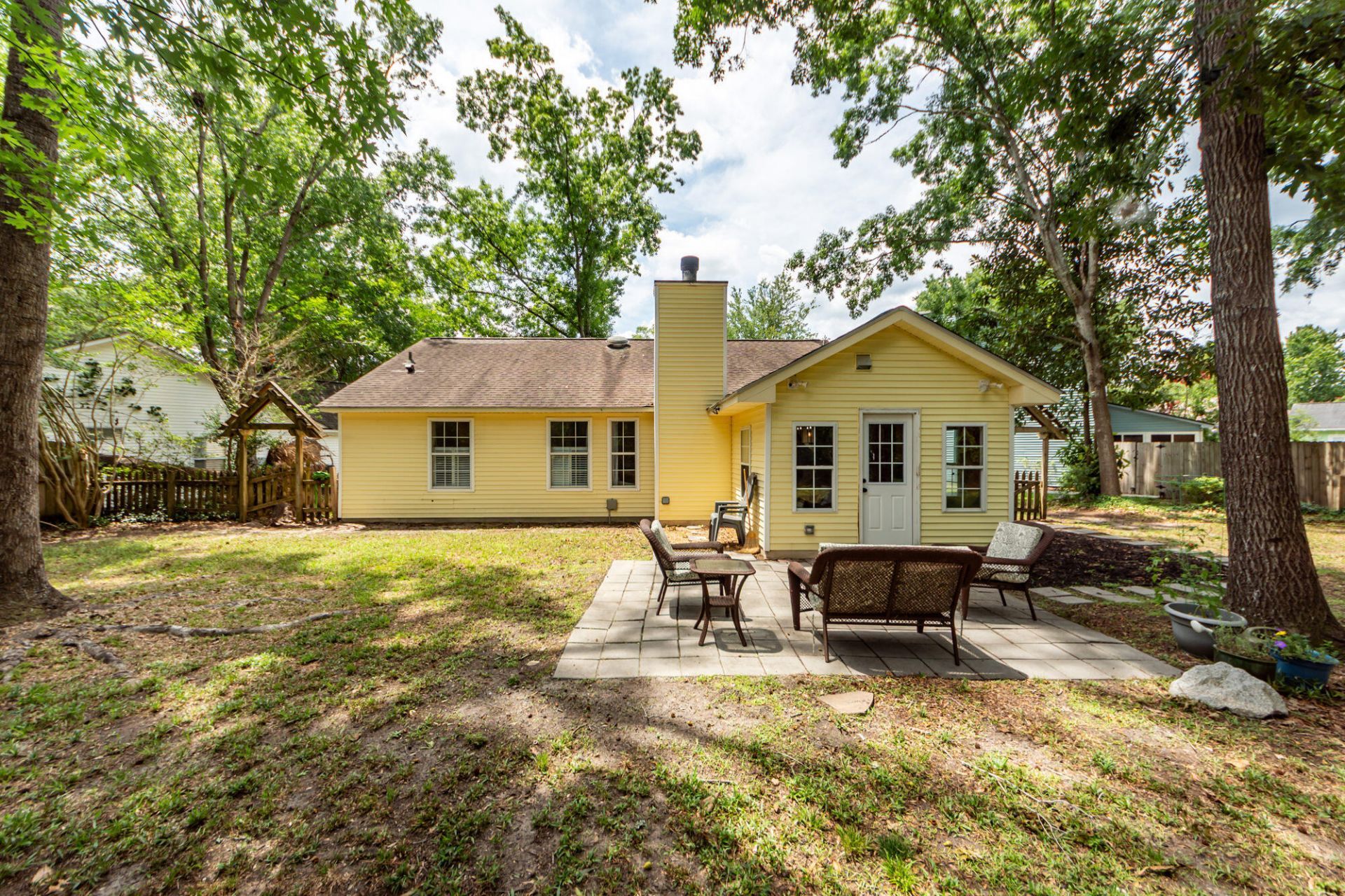 110 Ruston Place Photo 44