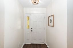 110 Ruston Place photo 4