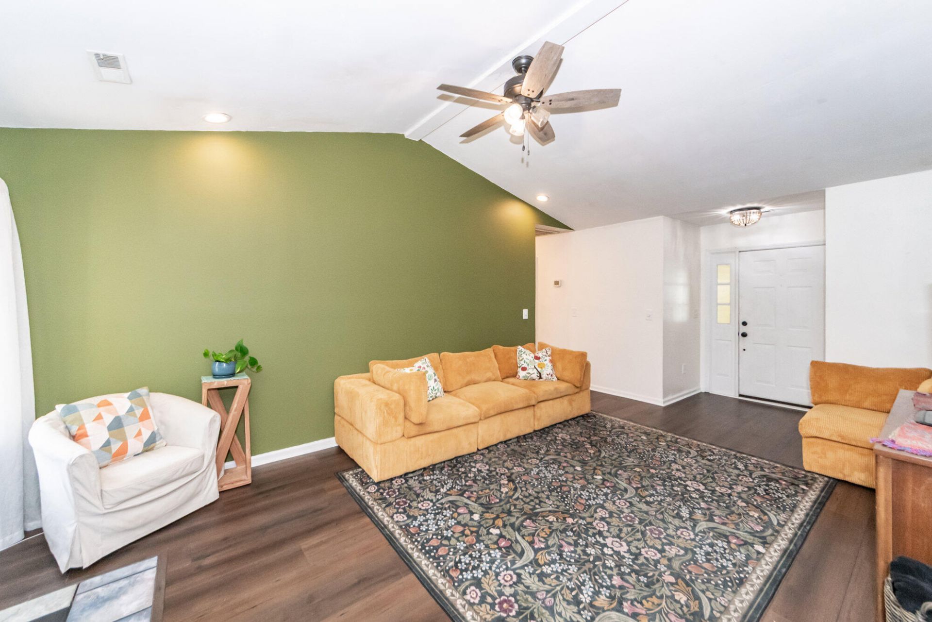 110 Ruston Place Photo 9