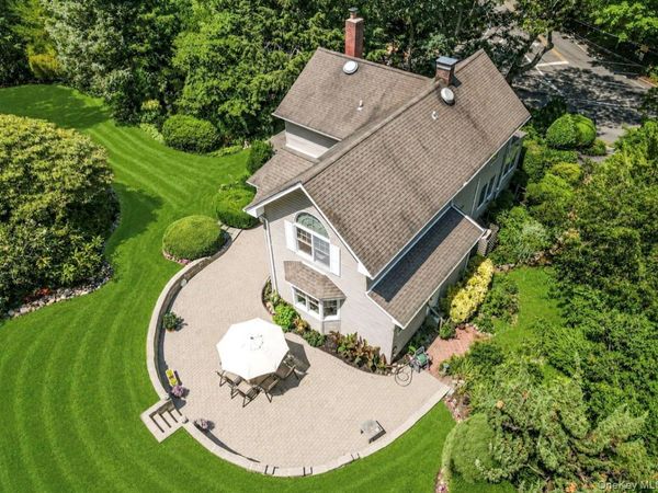 111 Stony Hollow Road , Centerport, NY 11721