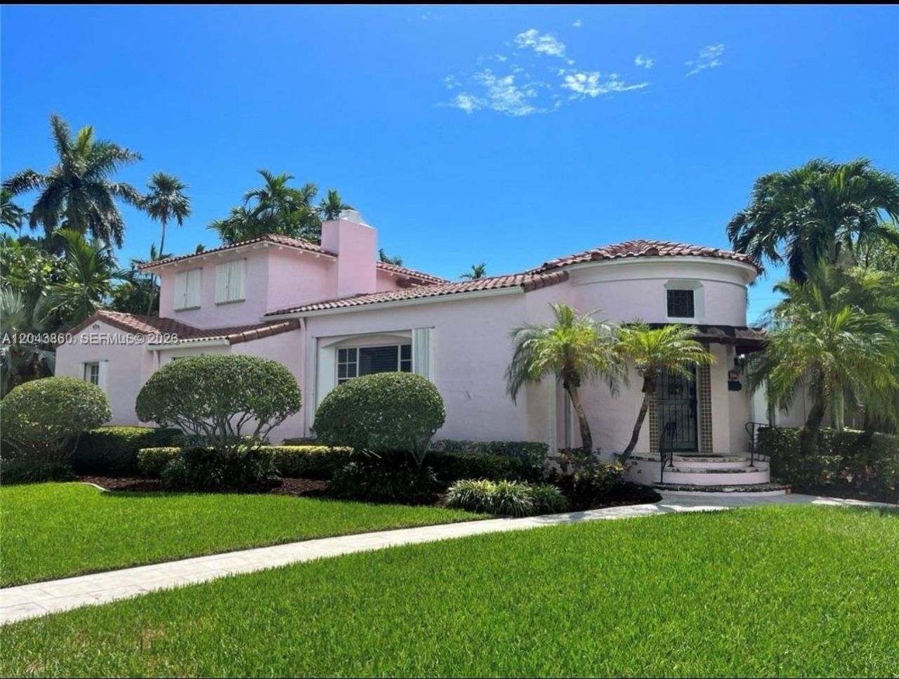 1056 Harrison St , Hollywood, FL 33019 Photo