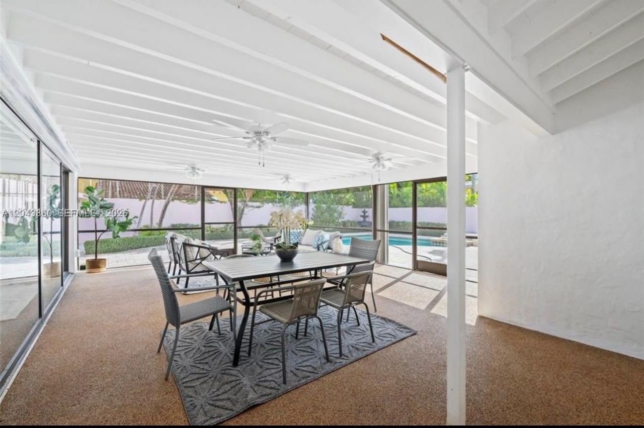 1056 Harrison St , Hollywood, FL 33019 Photo