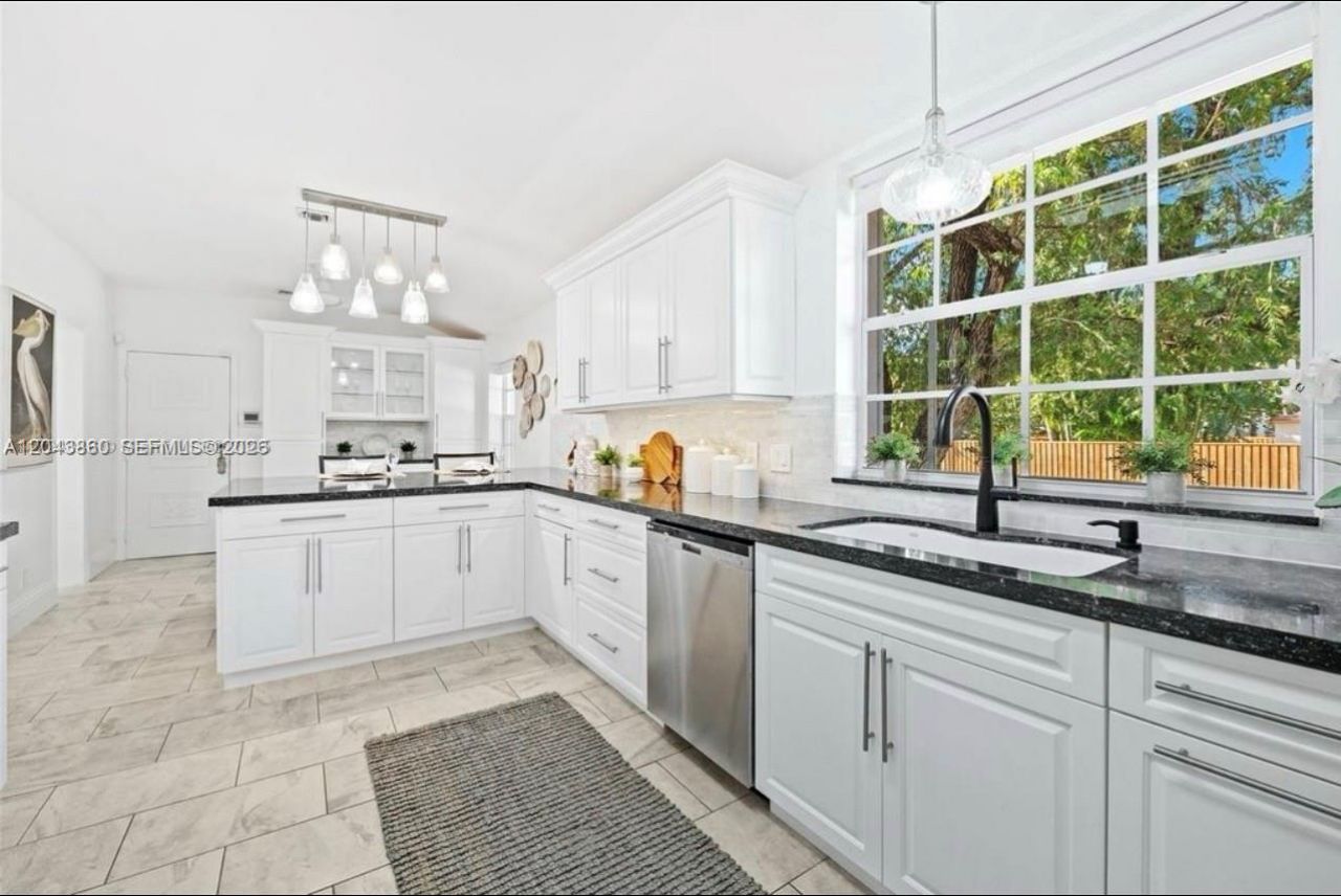 1056 Harrison St , Hollywood, FL 33019 Photo