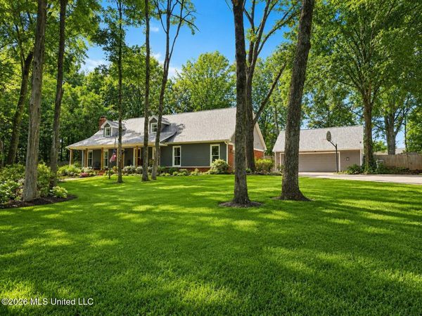2306 Barrett Street, Southaven, MS 38672