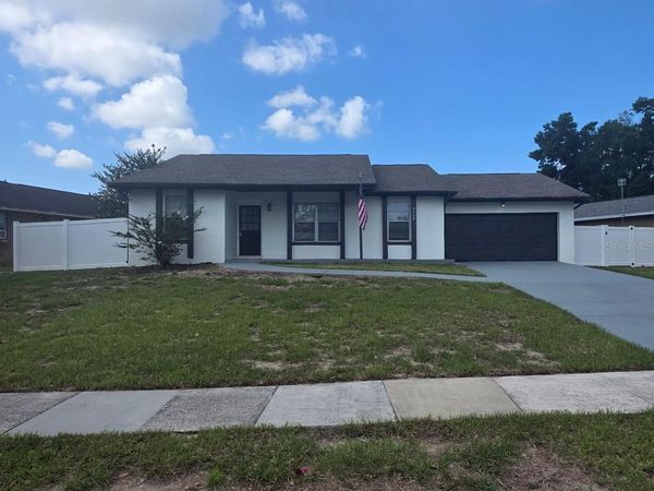 8426 VILLAGE GREEN RD , ORLANDO, FL 32818
