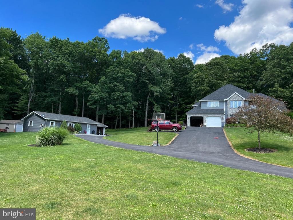 405 HOUTZ LANE , PORT MATILDA, PA 16870