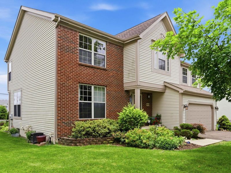 8910 SEDONA Court, Lewis Center, OH 43035 Photo 2