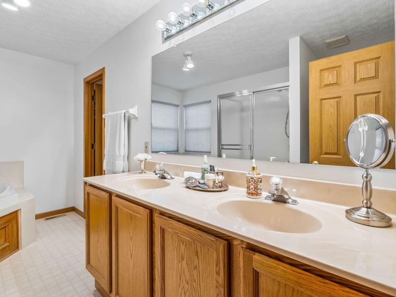 8910 SEDONA Court, Lewis Center, OH 43035 Photo 28