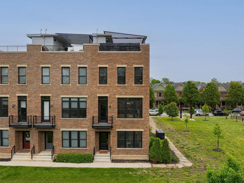 611 W 2nd Avenue, Columbus, OH 43201 Photo 3