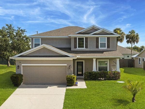 2241 SW Abalon Circle, Port Saint Lucie, FL 34953