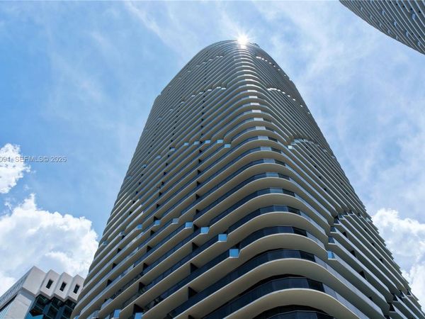 55 SW 9th St , Unit 2208, Miami, FL 33130