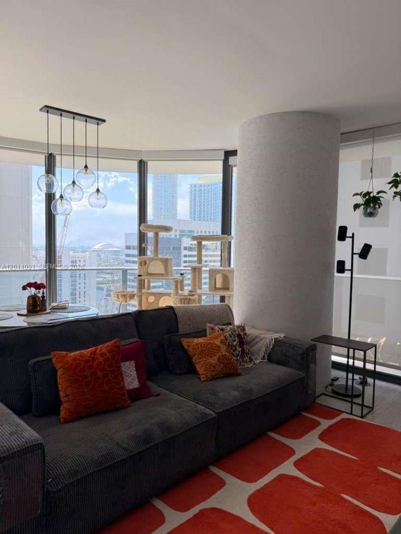 55 SW 9th St , Unit 2208, Miami, FL 33130 Photo