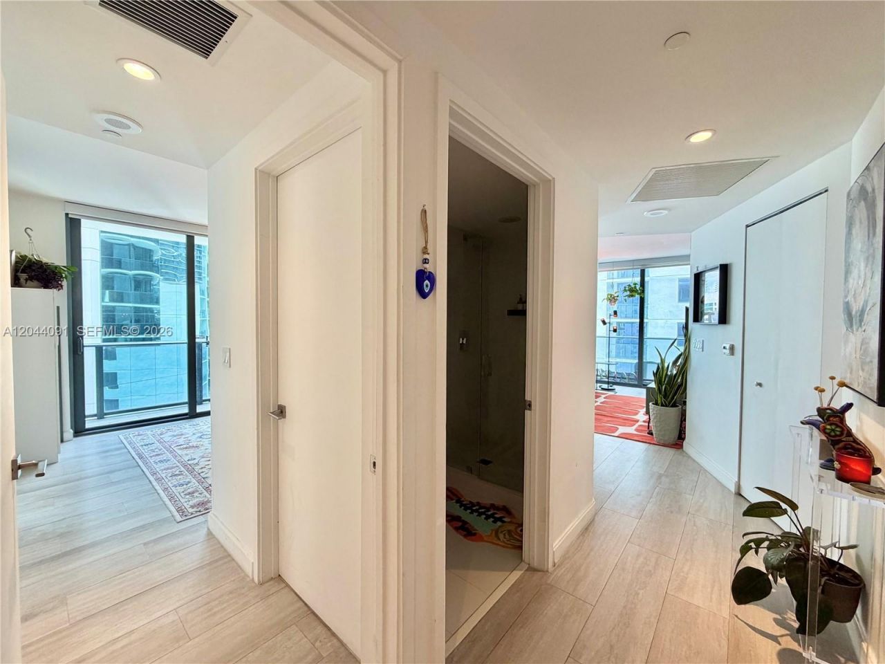 55 SW 9th St , Unit 2208, Miami, FL 33130 Photo