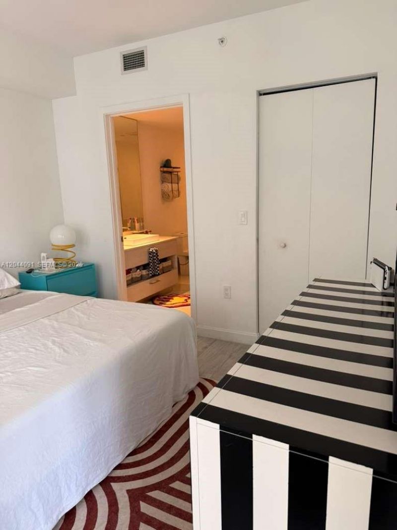 55 SW 9th St , Unit 2208, Miami, FL 33130 Photo