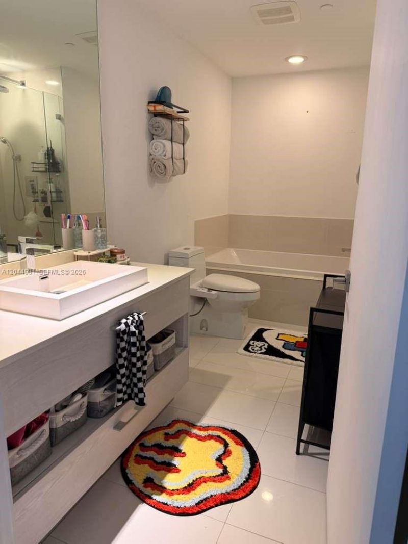 55 SW 9th St , Unit 2208, Miami, FL 33130 Photo