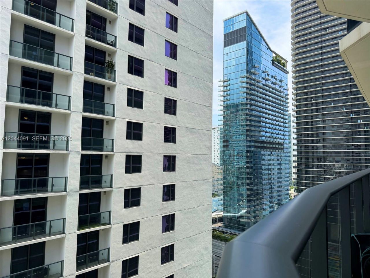 55 SW 9th St , Unit 2208, Miami, FL 33130 Photo