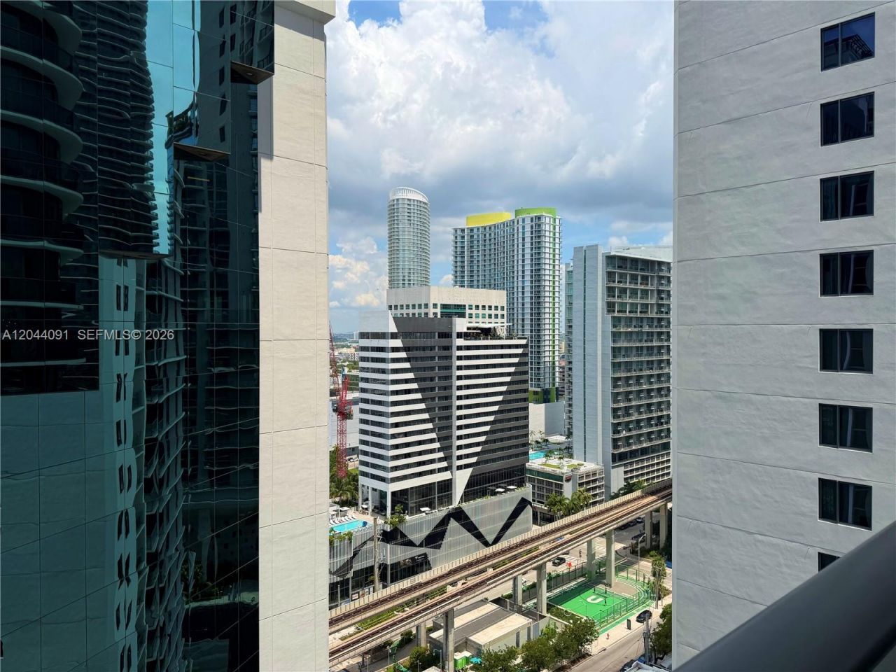 55 SW 9th St , Unit 2208, Miami, FL 33130 Photo
