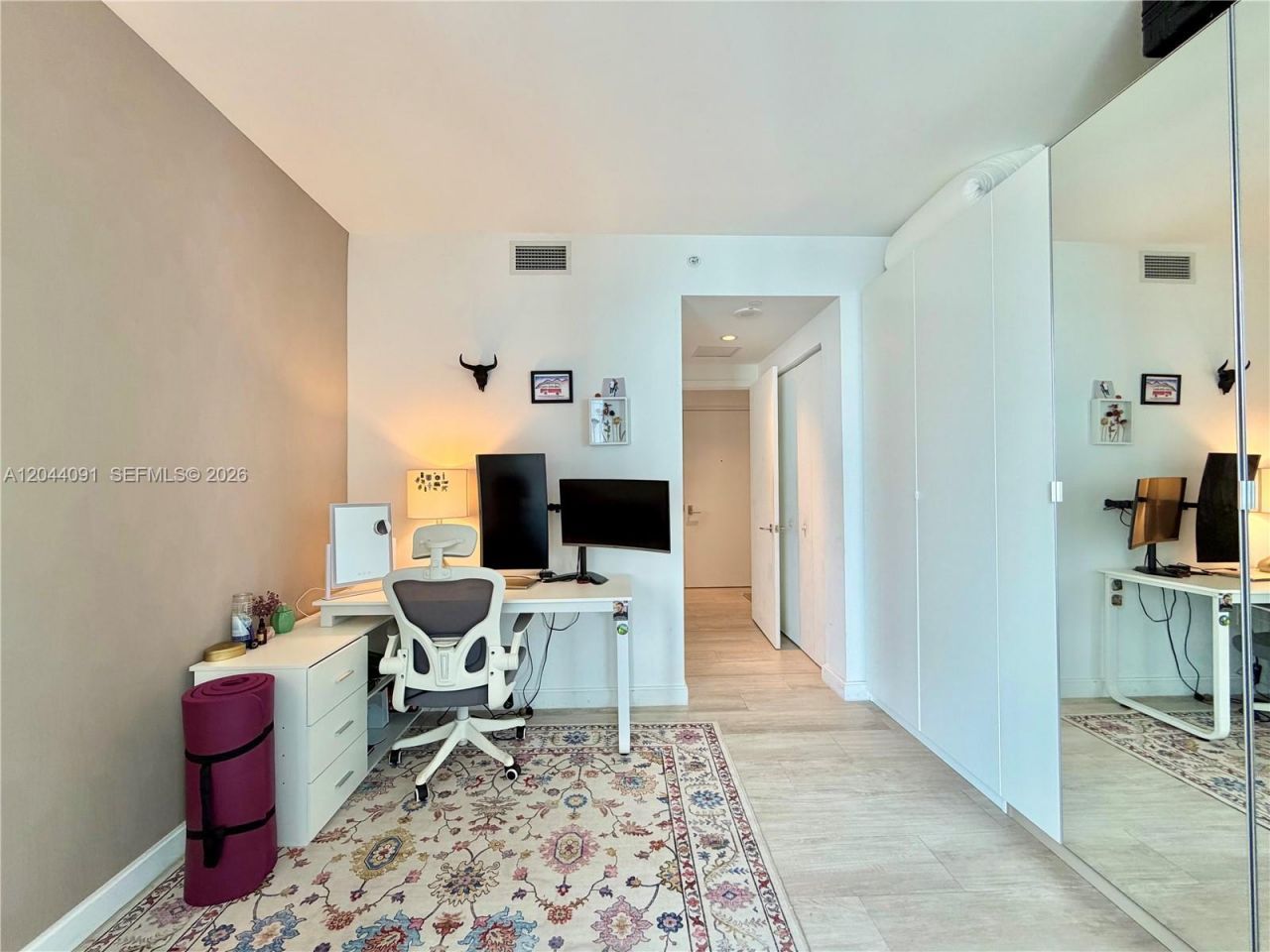 55 SW 9th St , Unit 2208, Miami, FL 33130 Photo