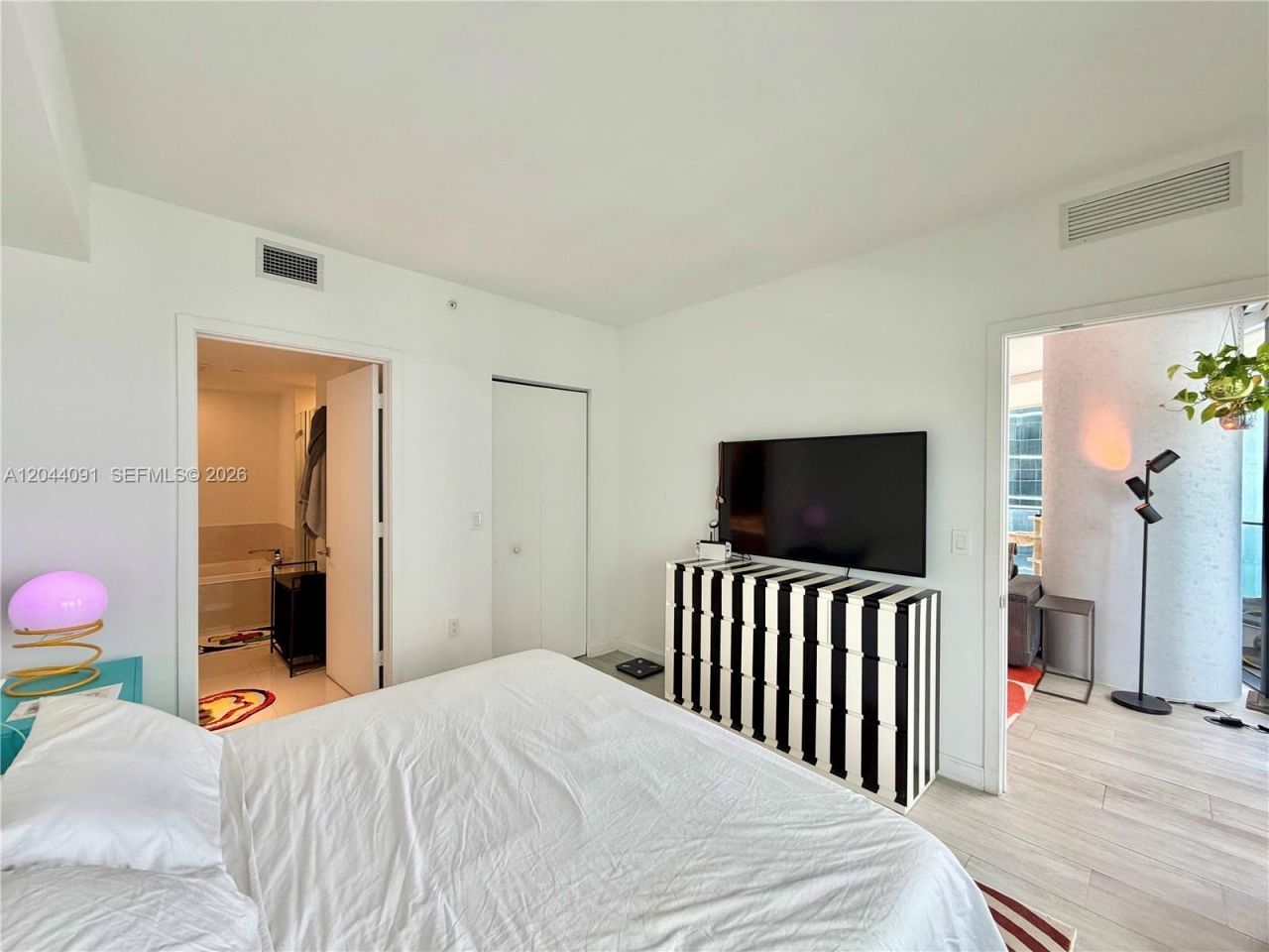 55 SW 9th St , Unit 2208, Miami, FL 33130 Photo