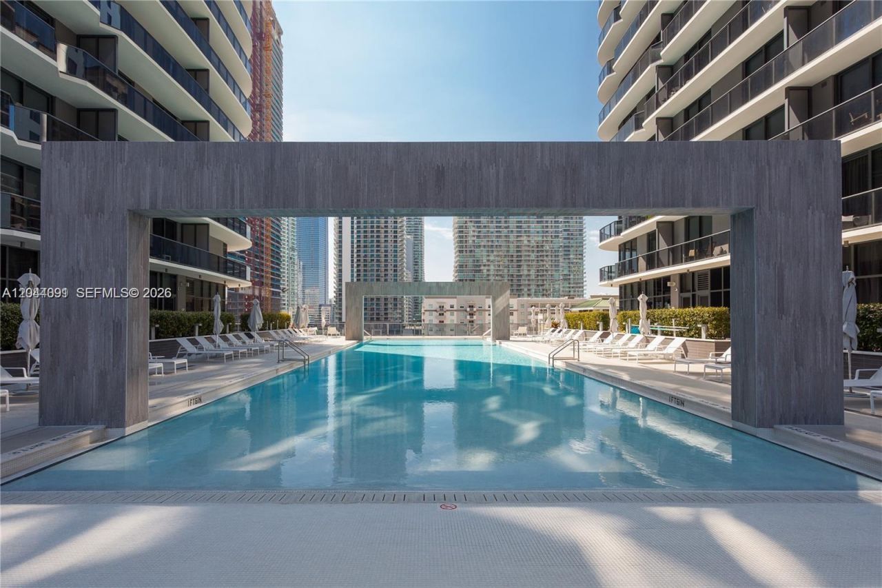 55 SW 9th St , Unit 2208, Miami, FL 33130 Photo