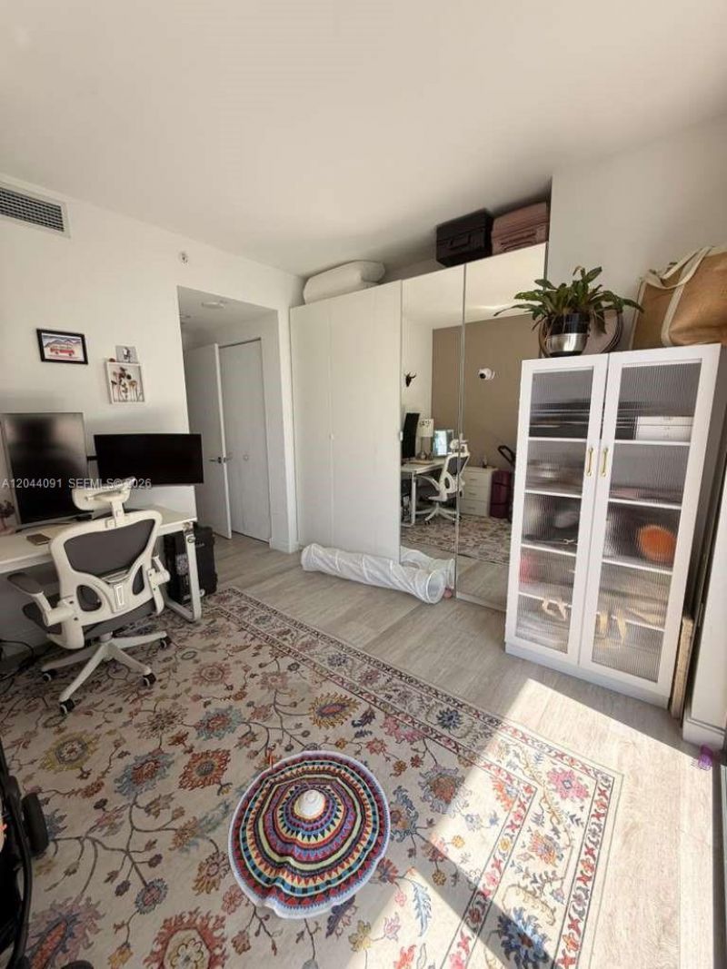 55 SW 9th St , Unit 2208, Miami, FL 33130 Photo