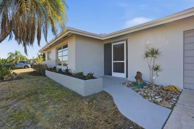 312 Hollywood , Lehigh Acres, FL 33936 Photo