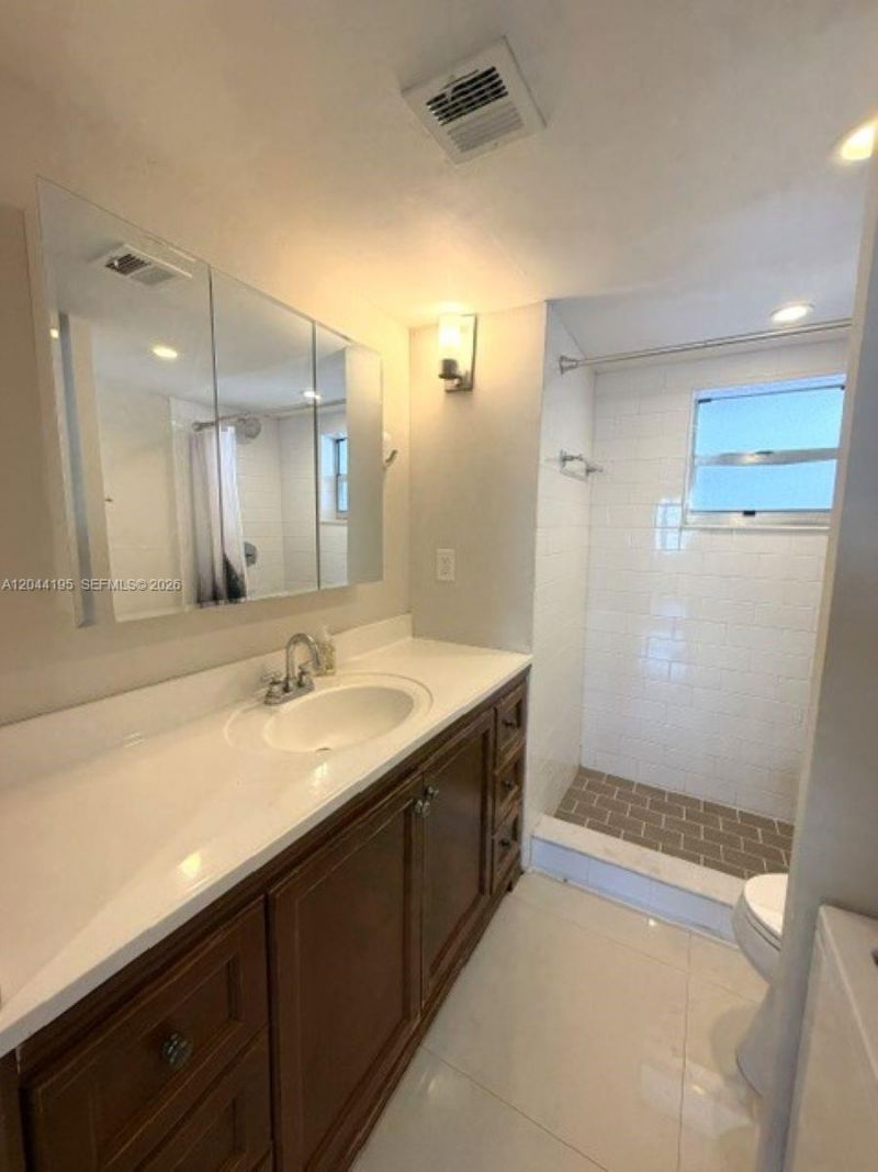 4141 Nautilus Dr , Unit 4J, Miami Beach, FL 33140 Photo