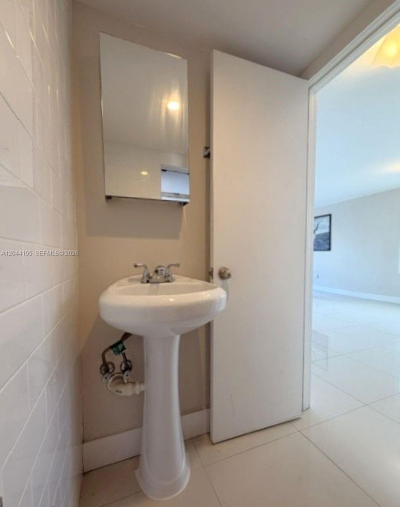 4141 Nautilus Dr , Unit 4J, Miami Beach, FL 33140 Photo