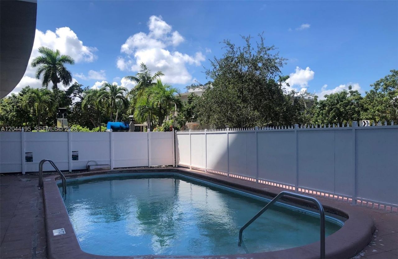 4141 Nautilus Dr , Unit 4J, Miami Beach, FL 33140 Photo