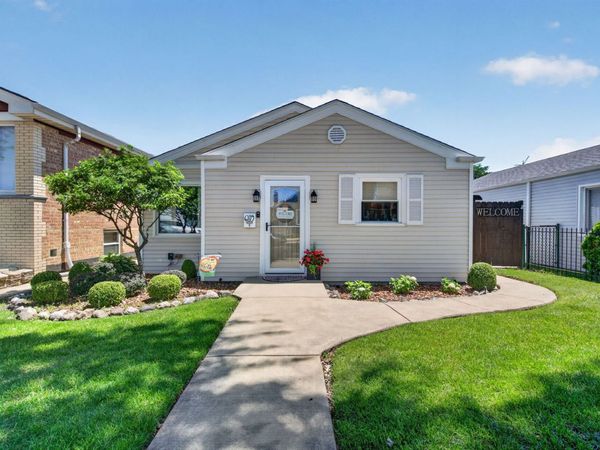 6109 S Neenah Avenue , Chicago, IL 60638