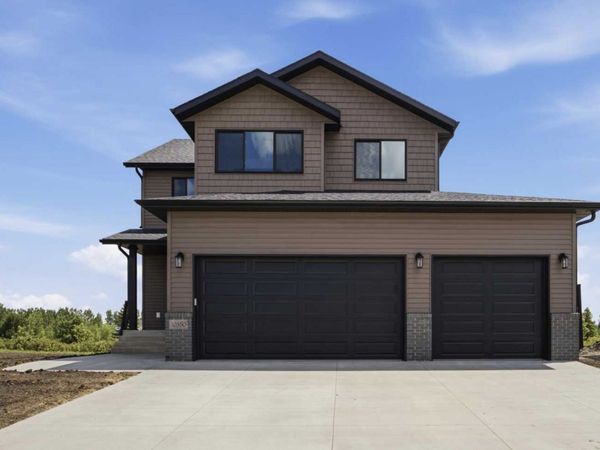 10350 Burgundy Drive, Horace, ND 58047