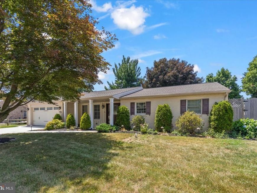 702 Robert Street, Mechanicsburg, PA 17055 Main Photo