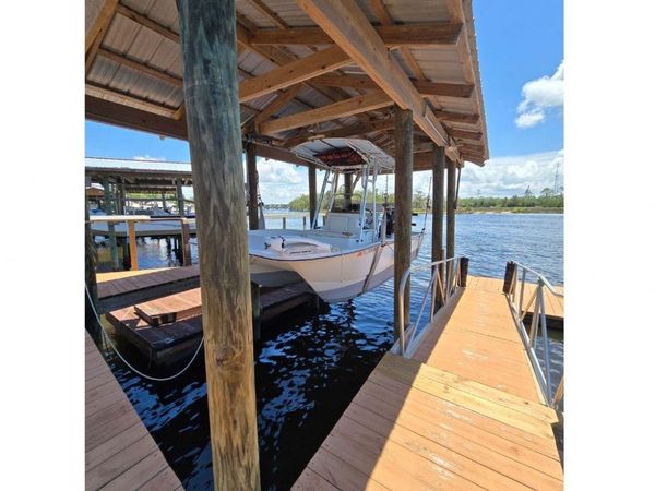 606 SE Riverside Drive, Steinhatchee, FL