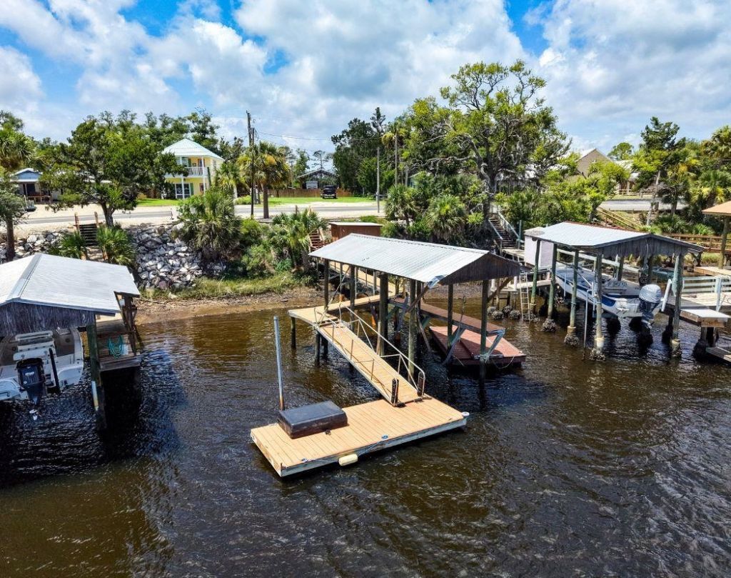 606 SE Riverside Drive, Steinhatchee, FL 00000 Photo