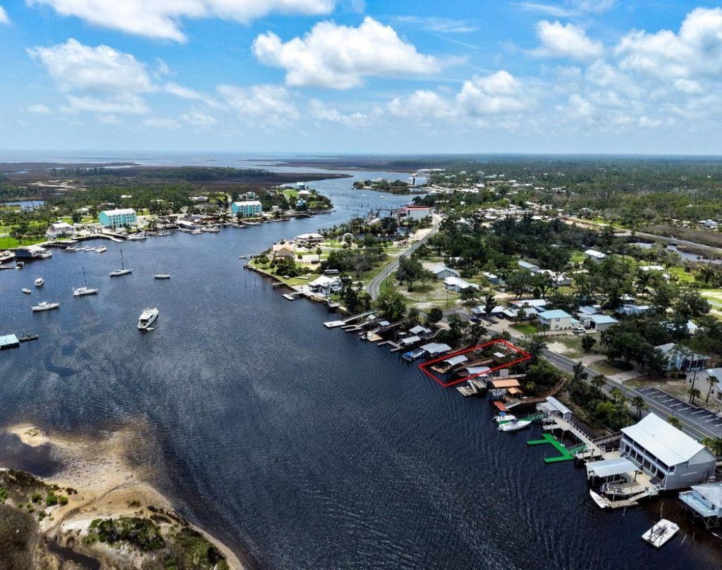 606 SE Riverside Drive, Steinhatchee, FL 00000 Photo