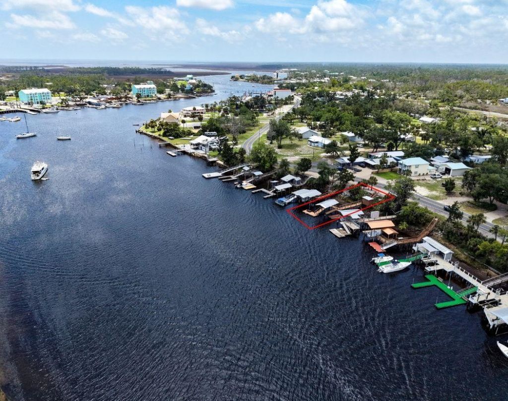 606 SE Riverside Drive, Steinhatchee, FL 00000 Photo