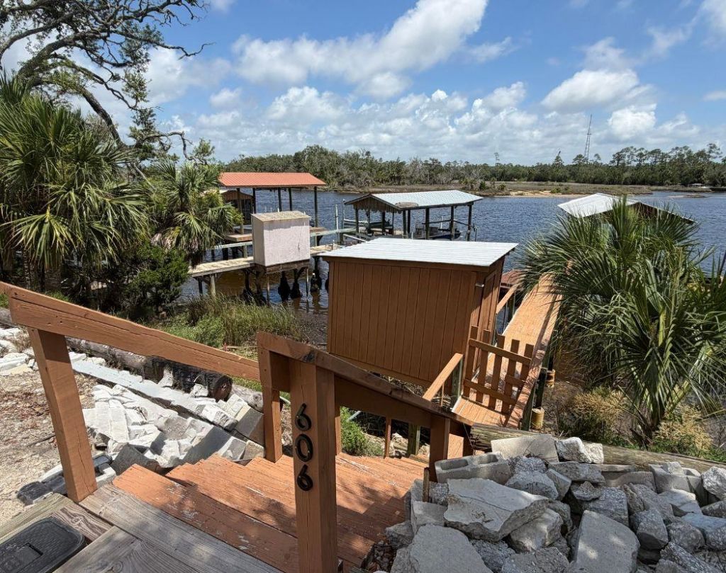 606 SE Riverside Drive, Steinhatchee, FL 00000 Photo